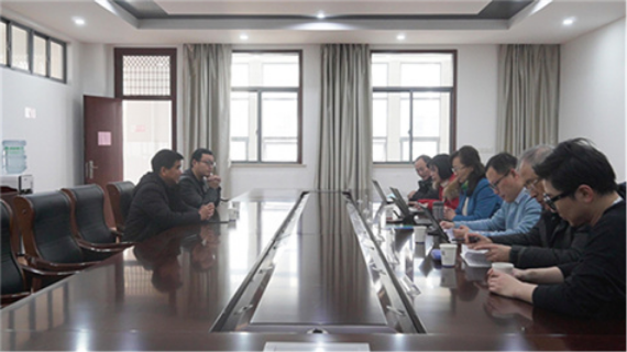 图6专家组工作会议 图6专家组工作会议